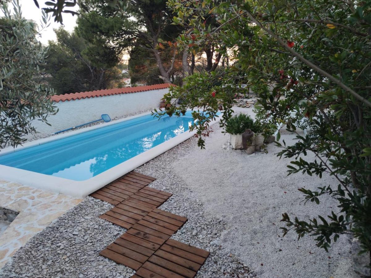 Vacation House Milka Milna  Exterior photo