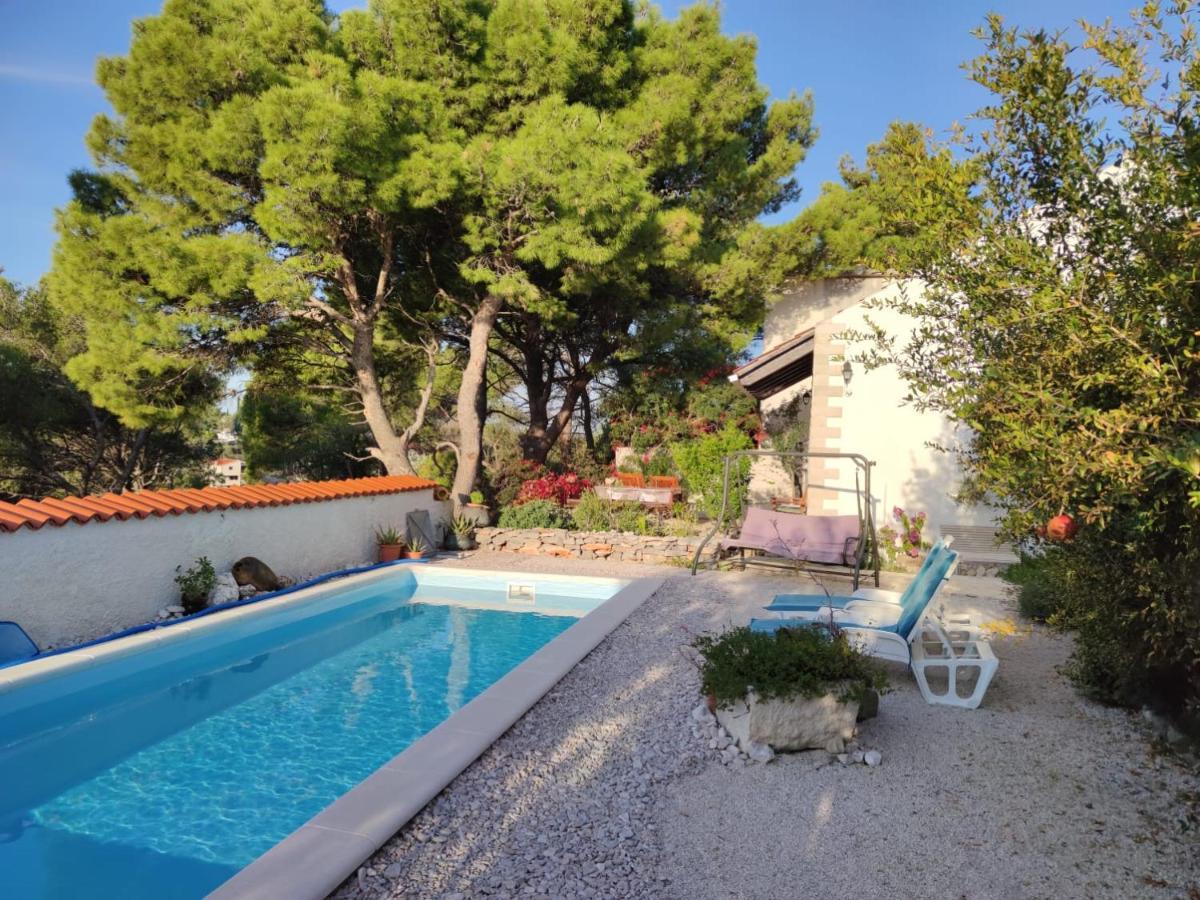Vacation House Milka Milna  Exterior photo